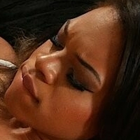 Голлі Гейз Оголені