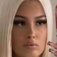 Голлі Мей Оголені