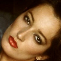 Ізабелла Ард Оголені