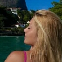 Ісак Камарго Оголені