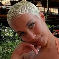 ІззіПейджі Оголені