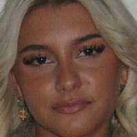 Джада Ферос Оголені