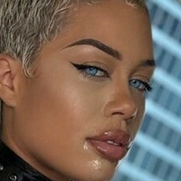 Жасамін Бенкс Оголені