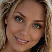 Джессіка Густафсон Оголені