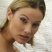 Джессіка Мей Оголені