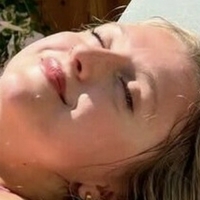 Джой Евія Оголені