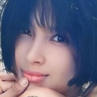 Джулія Медейрос Оголені