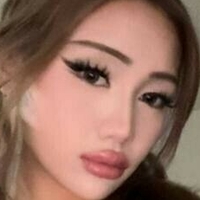 Джуслін Джуліана Оголені