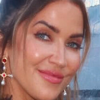 Кейтлін Брістоу Оголені