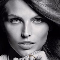 Карліна Цауне Оголені
