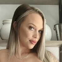 келсiа_аннхо Оголені