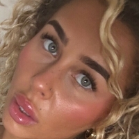 Лайла Такер Оголені