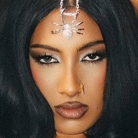 ЛАРА РАДЖ / lararajj (член KATSEYE) Оголені