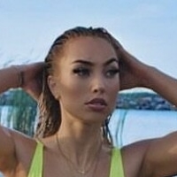 Лаура Хаммер Оголені