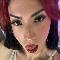 Леоні Саанві Оголені