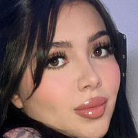 Лізбет Вілья Оголені