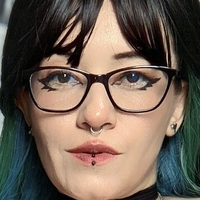 ЛоррейнМортисФрі Оголені