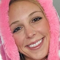 Ловлі Ло Оголені