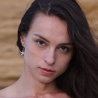 Люба Зелений Оголені