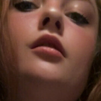 Люсі Ґрей Оголені