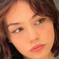 Макайлаа Оголені