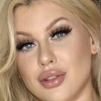 Мадалайн Оголені