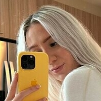 Медді Прайс Голд Оголені