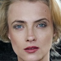 Магдалена Малина Оголені