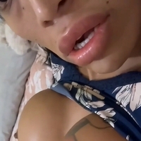 Мелані Скарлет Оголені