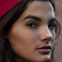 Мерседес Максвелл Оголені