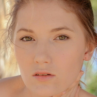 Мія Різ Оголені