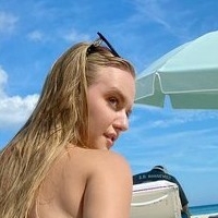 Міхаела Бузговічова Оголені