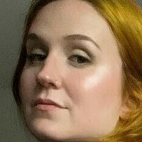 Мікаела Істайред Оголені