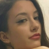 Мілана Ноуз Оголені