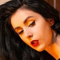Міс Еллі М Оголені
