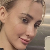 Моллі Дівайн Оголені