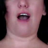 Момміла Оголені