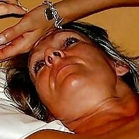 Моніс Ст Оголені