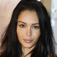 Набілла Бенаттія Оголені