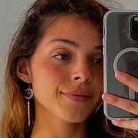 Ніколь Бреннан Оголені