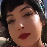 Ніколь Джинн Оголені