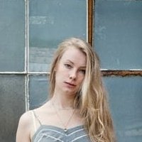 Нора Квест Оголені