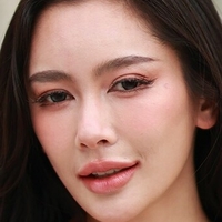 Онанонг Вонгсіла Оголені