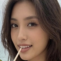 Паріс Кінгслі Оголені