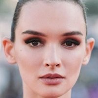 Пауліна Андрєєва Оголені