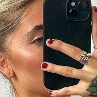 Поппі Пеннік Оголені