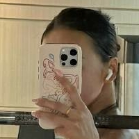 кісевенмонс Оголені