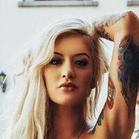 Ріанна Карпентер Оголені