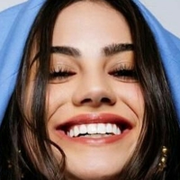 Седі Лафлам-Сноу Оголені