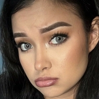 Сара Етомс Оголені